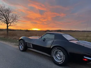 Chevrolet Corvette Stingray C3 Convertible wit hardtop 