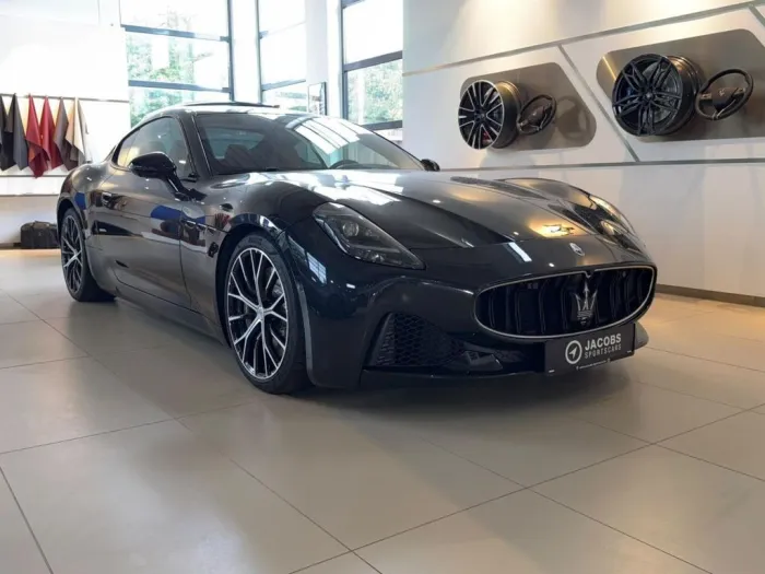 Maserati GranTurismo Bluetooth Navi LED Vollleder