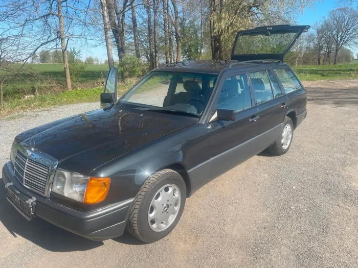 Mercedes-Benz Mercedes S124 T Modell