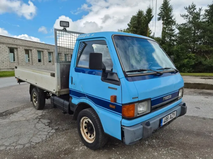 Mazda E series