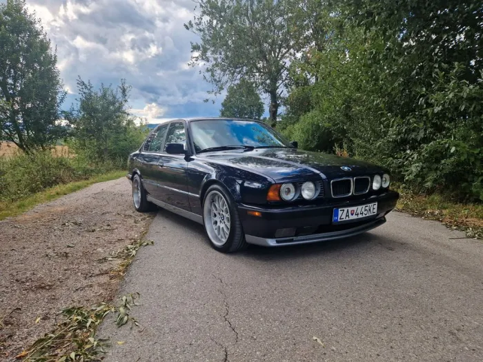 BMW  540i manual 