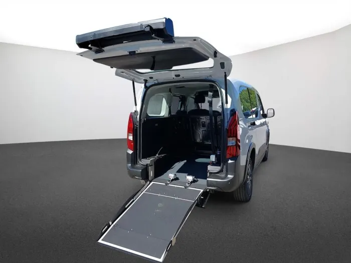 Peugeot Rifter L2 Allure HDI130 EAT8 Rollstuhlumbau