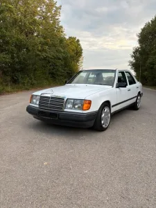 Mercedes-Benz Mercedes Benz 260E W124 - 6 Zylinder - TÜV...