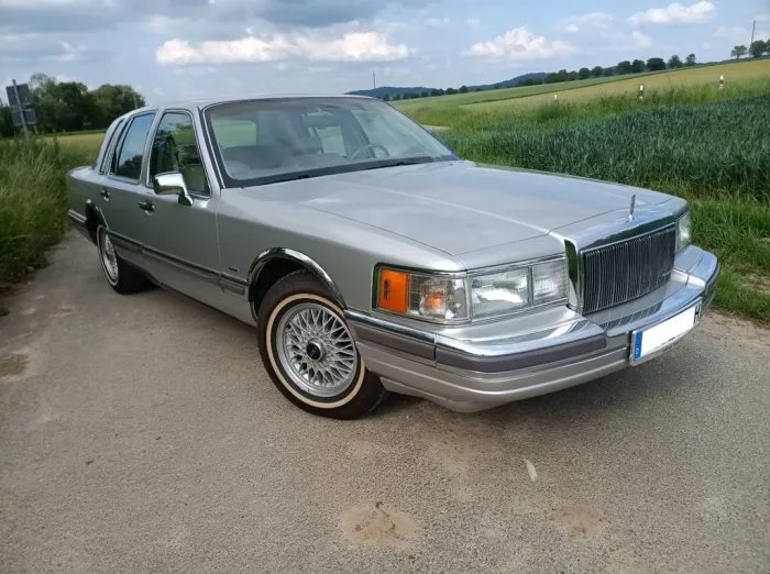 Lincoln Town Car Cartier 1990 5.0 V8, TOP Zustand, TÜV