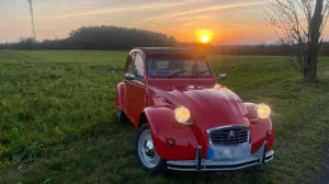 Citroën 2 CV rot