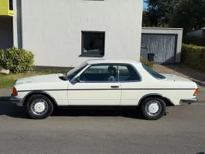 Mercedes-Benz Mercedes Benz 230CE (W123) Oldtimer mit H ...