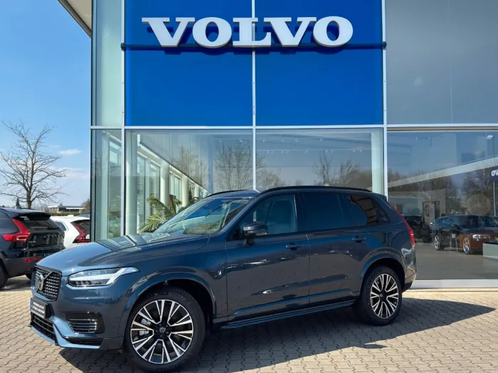 Volvo XC90 T8 Plus Dark Recharge AWD