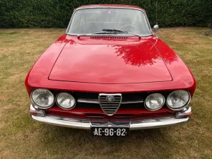 Alfa Romeo 1750 GTV 1st series