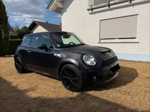 MINI John Cooper Works Coupé