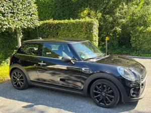 MINI One Blackyard 2. Hand