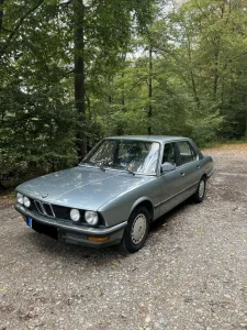 BMW 525 E - H-Zulassung