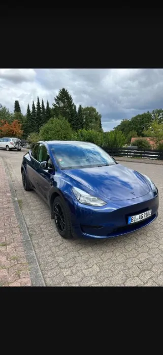 Tesla Model Y SR - gepflegt, unfallfrei