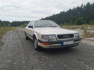 Audi V8 D11, Perlmutweiß, Oldtimer