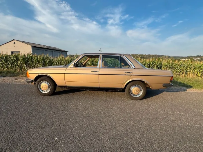 Mercedes-Benz W 123 240D Mercedes Benz Oldtimer H Kennze...