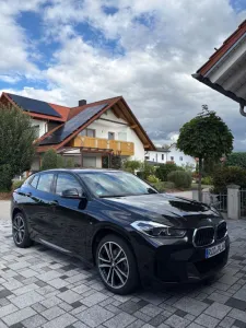 BMW X2 sDrive18i MPaket GARANTIE Automatik 8-fachB