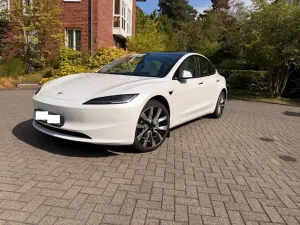 Tesla Model 3 Highland weiß 19