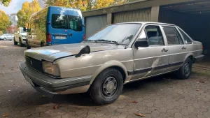 Volkswagen VW Passat 32b / Santana