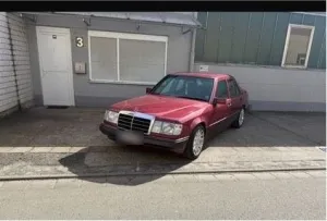 Mercedes-Benz Mercedes Benz W124 E250D