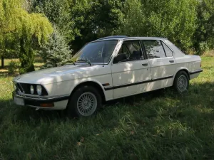 BMW 518 E28