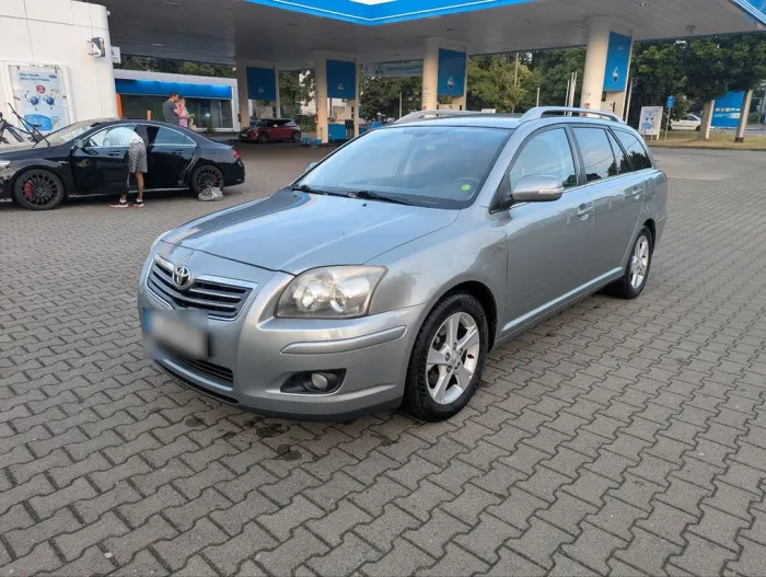 Toyota Avensis dcat TÜV bis September