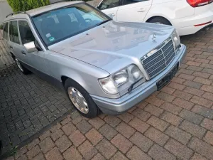 Mercedes-Benz 124 T 2.2 liter mit Klimaanlage und weitere