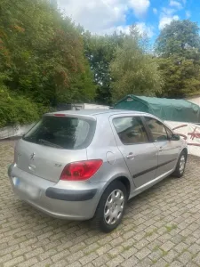 Peugeot 307 Benziner  137.000 km  3. Han...