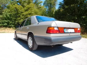 Mercedes-Benz Mercedes Benz 230 E Mit TÜV bis 2028 Daily...