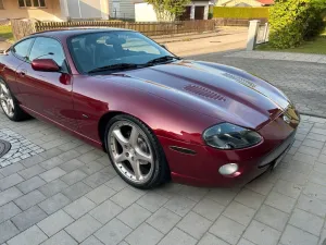 Jaguar XK8 x100 4.0 V8 Optisch auf XKR-Umb...