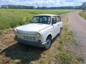 Trabant EINER von 444 Trabant 1.1