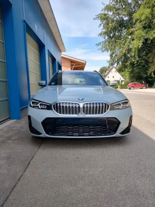 BMW 330e Touring Automatic