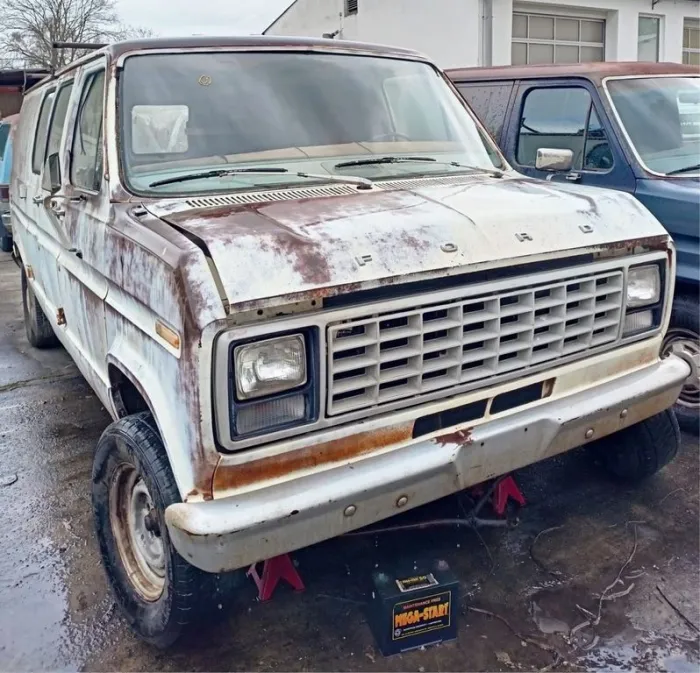 Ford 1980 Ford Econoline E 100 Cargo Van