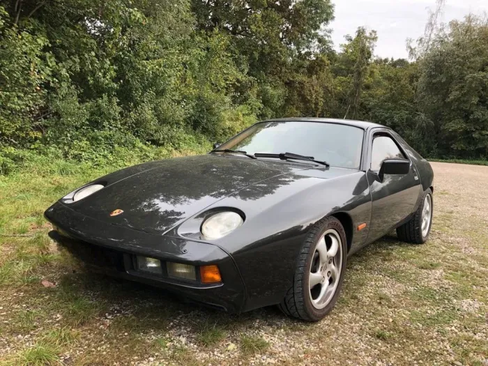 Porsche 928
