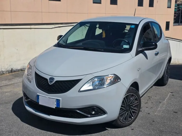 Lancia Ypsilon 1.0 FireFly 5 porte S&S Hybrid Ec