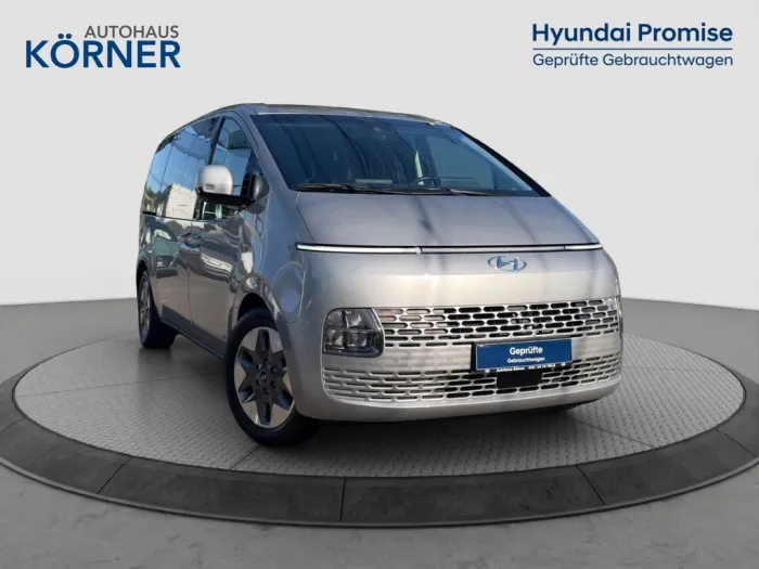 Hyundai STARIA PRIME 2.2 CRDi 4WD *PANO*LEDER*LED*CARPLA