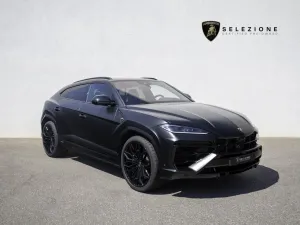 Lamborghini Urus SE CARBON AKRAPOVIC B&O PANO MASSAGE NIGHTV