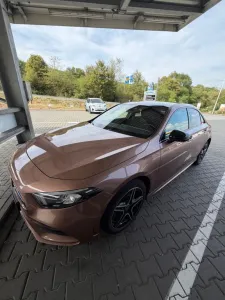 Mercedes-Benz A 250 e (AMG LINE-Night Paket)
