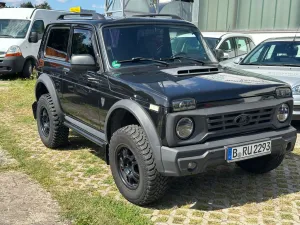 Lada Niva Bronto 4x4 KLIMA + SITZHEIZUNG + EL-FENSTER