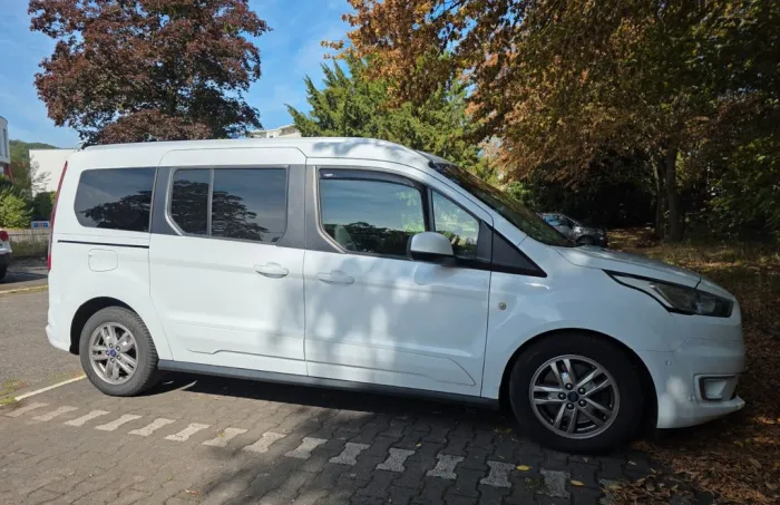 Ford Grand Tourneo 1.5 EcoBlue 88kW Auto Titanium...