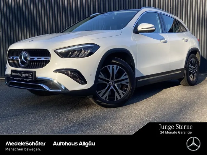 Mercedes-Benz GLA 220 d 4M Progressive Pano 360° Distronic LED