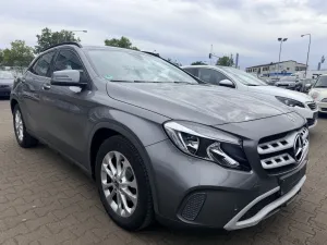 Mercedes-Benz GLA 180 7G DCT Style/Navi/Sportsitze