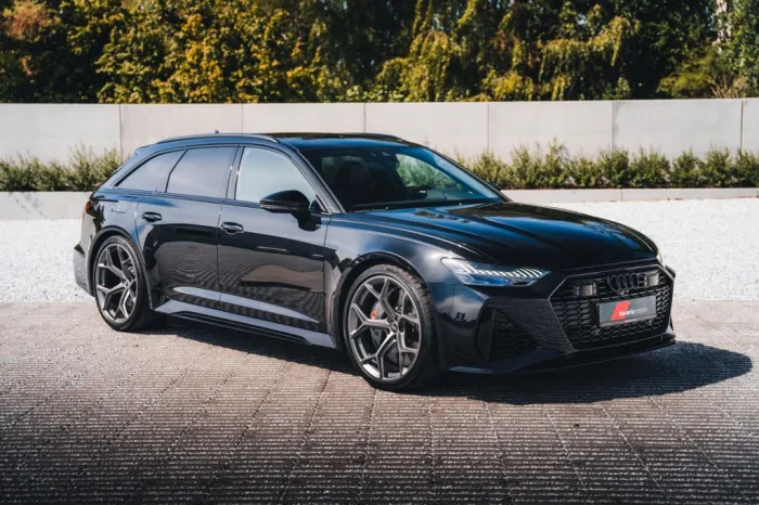 Audi RS6 Avant / Mythos Black Metallic / RS Dynamic
