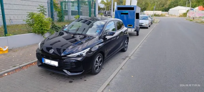 MG3 1.5 Hybrid+ Luxury schwarz wenig Kilometer