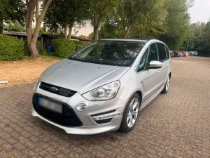 Ford S-Max Convers+ TÜV 7 sitzer Pano Assi...