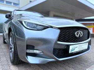 Infiniti Q30 1.6 Premium Aut. Navi LED Leder Pano. Kamera