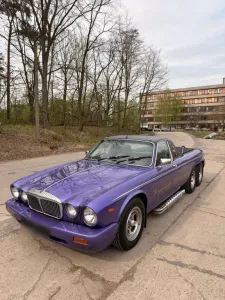 Jaguar Daimler Double-Six Pickup Purple Thunder...
