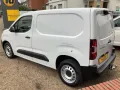 Peugeot Partner 1,5 BLUE HDI / AHK / ALLWETTERREIFEN