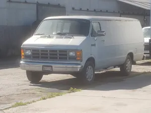 Dodge 1988 Dodge Panel Van Lang. V8, Autom. California