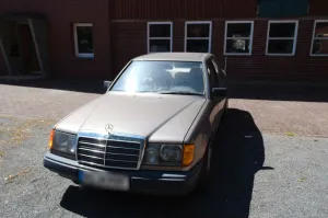 Mercedes-Benz Mercedes W124 260E HU 11/2027