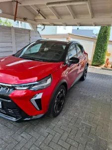 Mitsubishi Fast Neu,und ziemlich Rot, mit schwarzem D...