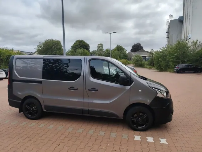 Nissan NV300